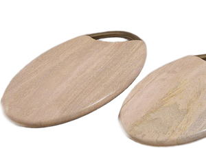 Ensemble de planche à découper en bois durable avec poignée en métal conçu pour une utilisation quotidienne en cuisine, parfait pour couper les légumes - Product Image 2