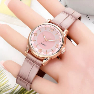 Set di Gioielli Coquette Fine Jewelry: Elegante Opzione Regalo con Orologio e Gioielli - Product Image 4