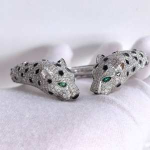 Anillo Elegante de Plata de Ley 925 con Patrón de Letras, Bañado en Oro Blanco, para Morganita Certificada con Engaste Pavé y Cabeza de Leopardo - Product Image 1