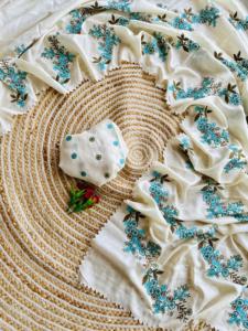 El último diseñador de ropa de moda de alta demanda Sari de seda Tussar con borde cortado trabajo mayorista y fabricante de la India - Product Image 5