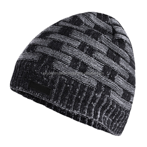 Offre Spéciale Bonnet tricoté sportif à 5 panneaux avec logo personnalisé pour l'hiver Bonnet uni pour l'extérieur avec options de taille de broderie disponibles - Product Image 4