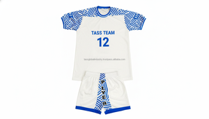 Uniformes de Fútbol Personalizados de Alta Calidad con Logotipo, 100% Poliéster, Ligeros, Reflectantes, de Secado Rápido y Transpirables, Cuello en V, Diseño Moderno para Hombre - Product Image 3