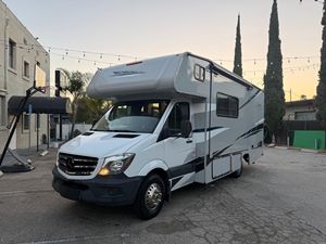 Meilleures ventes pour le NOUVEAU modèle moderne - Sprinter 3500XD Coachmen Prism 2019 d'occasion, prêt à être expédié avec livraison porte-à-porte - Product Image 6
