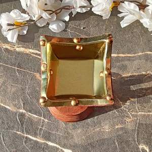 เครื่องเผาธูปทำจากไม้ทองเหลือง loban Daan ทำด้วยมืออย่างพิถีพิถันโดยช่างฝีมือชาวอินเดียที่ได้รับรางวัล - Product Image 3