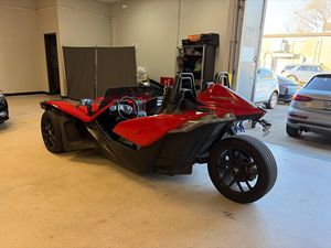 2020 SLING-SHOT SL Low Mileage Sound Engine AUTOMATIC Transmission <b>Panoramic</b> SUNroof LED lights Ready to Ship - Product Image 3