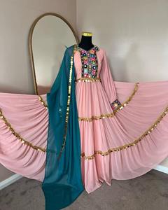 Robe Maxy Traditionnelle Pakistanaise Ethnique Vintage Faite à la Main, Motif Floral Culturel Pashtun, Manches Longues, Longueur au Sol - Product Image 1