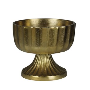 Elegante tazón de servir de latón hecho a mano de estilo vintage con detalles intrincados, perfecto para la decoración de lujo del hogar y el comedor - Product Image 1