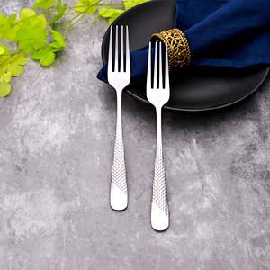 Ensemble de 2 fourchettes en acier inoxydable argenté de qualité supérieure avec finition miroir, modernes et polyvalentes pour les occasions de mariage - Product Image 4
