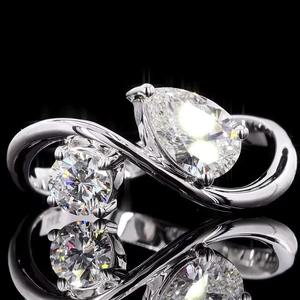 Bague de fiançailles en diamant cultivé en laboratoire 1.02 Ct formes mixtes VVS-VS clarté certifiée or blanc 14K bijoux fins éthiques - Product Image 1