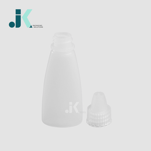 Flacon compte-gouttes plat en plastique LDPE blanc de 10 ml avec bouchon compte-gouttes - Fabricant Vietnamien - M0293 - Product Image 2