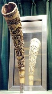 Vaso de cuerno para beber vikingo festivo hecho a mano para hidromiel y cerveza para fiestas navideñas y alegrías navideñas - Product Image 4