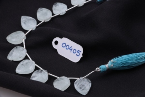 Perles d'aigue-marine polies superbes pierres précieuses en vrac à facettes bleu gris pour la fabrication de bijoux perles de pierre à motif de goutte - Product Image 5