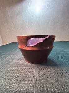 Bols en bois naturel et résine pour servir des collations, des fruits et comme centre de table décoratif - Product Image 3