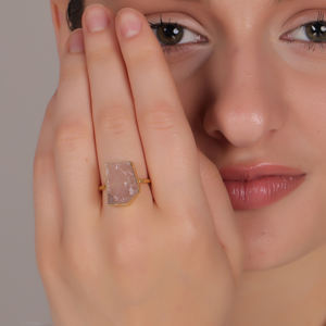 Bague en pierre précieuse de quartz rose plaquée or 18 carats faite à la main |   Bijoux pour femmes certifiés par des tiers de style bohème |   Fiançailles Mariage - Product Image 5
