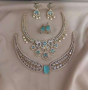 ชุดสร้อยคอเคลือบด้านสีซีแซดสำหรับผู้หญิงดีไซน์ไม่ซ้ำใครชุดสร้อยคอทันสมัยเหมาะสำหรับงานปาร์ตี้ - Product Image 2