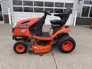 Cortadora de césped Kubota G261, eficiente y confiable, ideal para un corte preciso y tareas de mantenimiento del césped. - Product Image 2