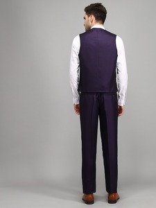 Vente flash Costume formel pour homme en violet foncé 5 pièces pour événements d'entreprise uniques, dîners d'anniversaire et occasions graves - Product Image 3