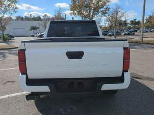 Tacoma SR5 2024 Usada, Transmisión Manual, Volante a la Izquierda, Color Oscuro, Tapicería de Tela Turbo, en Venta - Product Image 6