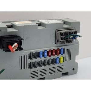 Porte-fusibles et unité de commande électronique (ECU) pour Jaguar F-Pace Série CPLA14Q073AA AJ200D/204DT diesel 1999 (16>20) - Product Image 3