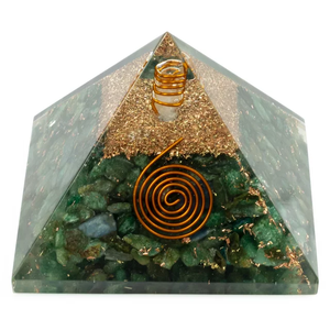 Pyramide d'orgone de jade vert en cristal naturel, en vrac, Chakra en résine, énergie de guérison, pyramide d'orgonite à vendre - Product Image 1