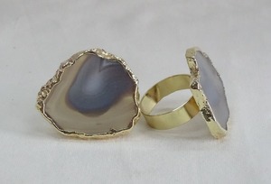 Anneaux de serviette artistiques ange en résine taillée en diamant couleur rouge et jaune pour le réglage de la table dans la maison, le restaurant et l'hôtel - Product Image 6