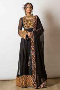 Fait à la main A-ligne Tribal Vintage Taille Naturelle Broderie Longueur au sol Modeste Respirant Haute Qualité Fabricants Professionnels - Product Image 2