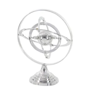 El globo de brújula armilar de metal de aluminio plateado podría describirse para un título de producto como Studio 350 Silver - Product Image 4
