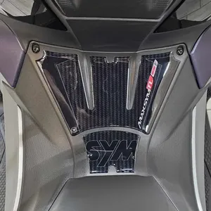 Protezione 3D per Pedana Scooter, Accessorio Adesivo in Gel Compatibile con Sym Maxsym TL 508 - Product Image 1