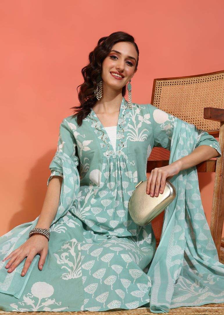 สีเขียว