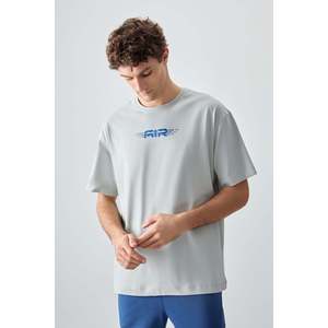 เสื้อยืดแขนสั้นพิมพ์ลายทรงโอเวอร์ไซส์เนื้อผ้าฝ้าย 100% หนานุ่ม ยี่ห้อ Air Jones รุ่น Stone สำหรับผู้ชาย เหมาะสำหรับใส่ลำลอง - Product Image 1