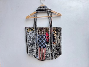 Sac en coton bohème fait main indien, patchwork, cousu à la main, matelassé, fermeture éclair, sac de marché, sac à bandoulière, imprimé floral - Product Image 2