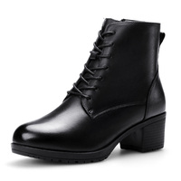 Vente en gros Bottes d'hiver Chaussures d'extérieur en coton épais isolant en peluche Bottes de neige antidérapantes et résistantes à l'usure