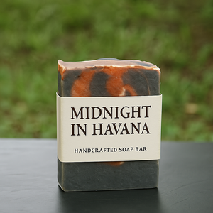 Jabón perfumado natural sin crueldad animal Midnight in Havana de 4.5 oz - Product Image 4