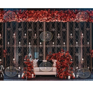 Grand mur de bougies en métal pour mariage - Product Image 3