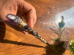 Varita curativa de cristal de amatista natural tallada con mango de madera estilo Feng Shui Reiki Chakra brujería - Product Image 5