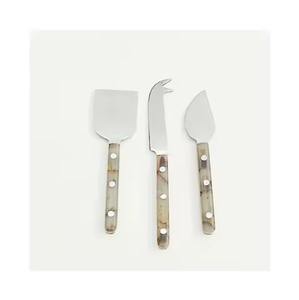 Couteau à fromage à manche rond en bois Ensemble de fromage à lame plaquée or de qualité supérieure - Product Image 5