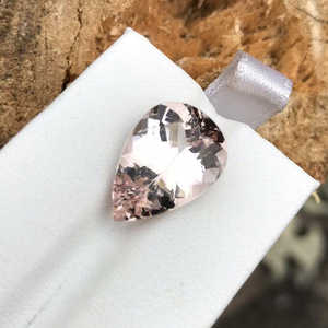 Piedra de morganita Rosa natural auténtica piedra de nacimiento genuina facetada/corte de pera MOQ bajo tamaño calibrado suelto certificado por terceros - Product Image 1
