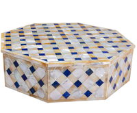 Boîte de rangement à trois niveaux en nacre et pierre, fabriquée à la main, avec finition haut de gamme pour un usage quotidien et une décoration intérieure moderne et luxueuse