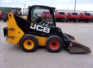 Transacition rapide et facile, JCB 210 d'occasion en bon état, avec chenilles fermées, attache rapide et moteur diesel, à vendre - Product Image 4