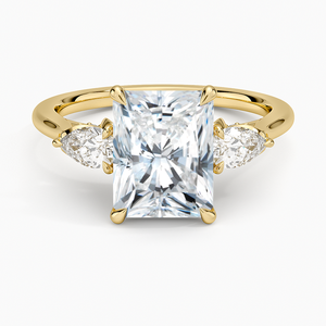 Bague de fiançailles en or 14K/18K avec trois diamants de laboratoire taille radiant et accent de diamant poire/rond pour femme, bijoux de luxe pour mariage - Product Image 1