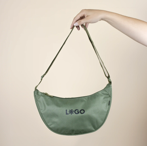 Riñonera verde estilo moderno rPET bolsa de regalo sostenible personalizada - Product Image 2