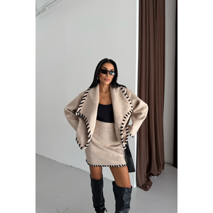 Conjunto de Chaqueta Corta de Lana con Pespunte Estilo Pastor Beige y Falda Corta para Mujer - Product Image 3