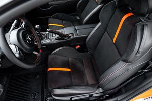 Toyota GR86 2023 d'occasion en excellent état, édition spéciale 10e anniversaire, boîte manuelle à 6 vitesses, 1 sur 860 exemplaires de l'édition spéciale 10e anniversaire - Product Image 5