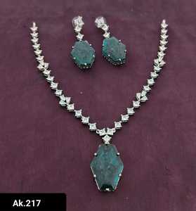 Collier et boucle d'oreille en diamant américain vintage ensemble de bijoux de mode de style en laiton pour les mariages et les occasions spéciales - Product Image 2