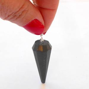 En gros fait à la main de haute qualité à facettes cône naturel noir tourmaline cristal pendule pour la décoration intérieure amour thème Souvenirs inde - Product Image 2