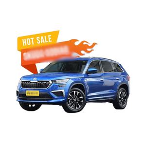 Camioneta Mediana-Grande de 5 Plazas 2024, Vehículo de Gasolina con Tracción en las Cuatro Ruedas, Asientos de Cuero y Transmisión Automática para Adultos - Product Image 1