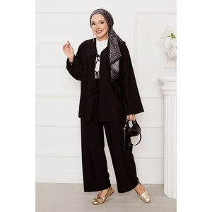 Ensemble de costume ample pour femmes avec fermeture à nouer sur le devant en noir - Product Image 3