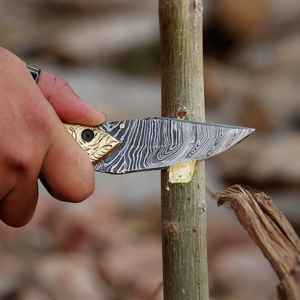 Couteau à poisson pliant en acier damas de haute qualité poignée en os de chameau confortable meilleure conception pour une forte adhérence OEM personnalisable pour - Product Image 4