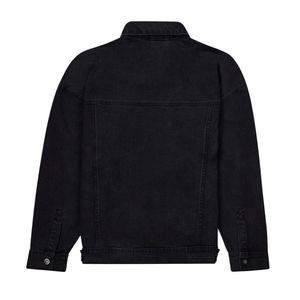 Chaqueta de mezclilla para hombre Ropa de abrigo negra de gran tamaño con botones clásicos Bolsillos dobles en el pecho y detalles de puntadas resistentes - Product Image 6
