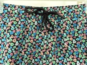 Pantalones cortos de baño de secado rápido con estampado personalizado para hombre, pantalones cortos de malla de estilo informal con estampado floral para uso en la playa - Product Image 4